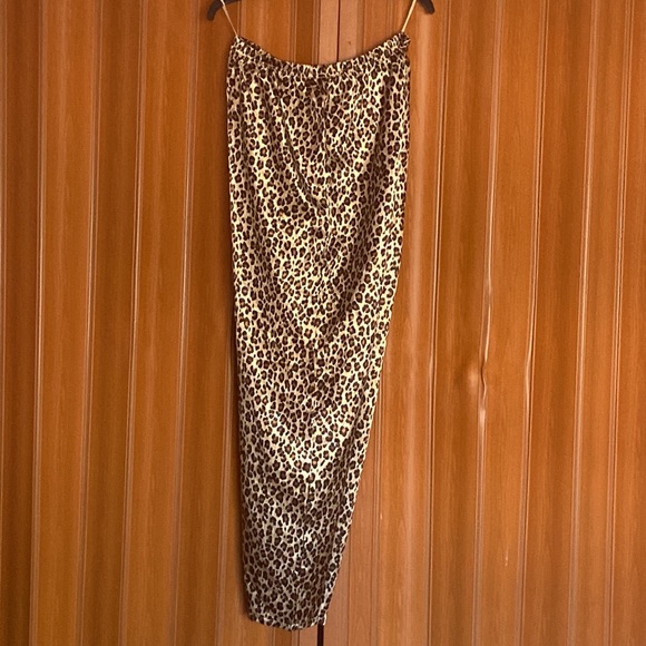 Kathryn Animal Print Satin Pajama 2 Pieces Size L Short Sleeve Long Pant - Picture 6 of 11